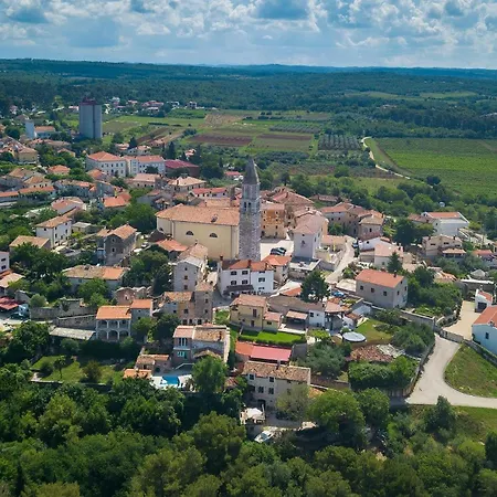 Aria Porec