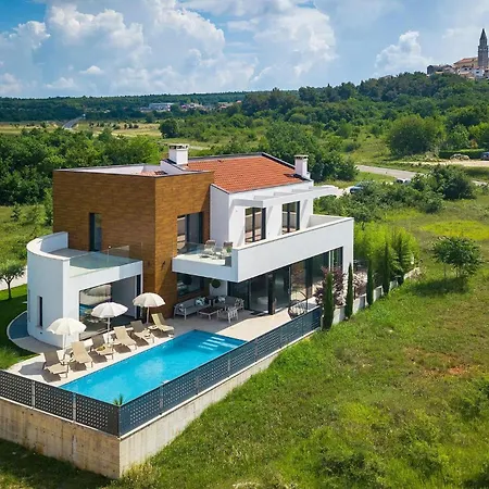 Aria Porec
